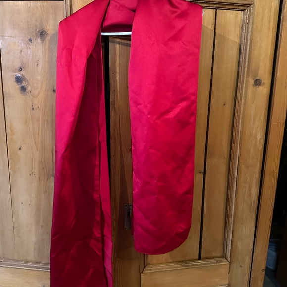 Red satin evening gown - Picture 3 of 3